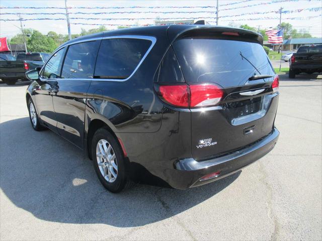 2023 Chrysler Voyager LX