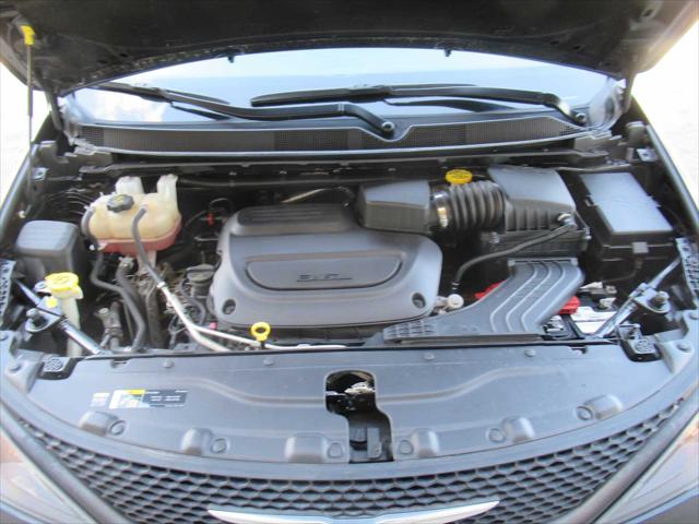 2023 Chrysler Voyager LX