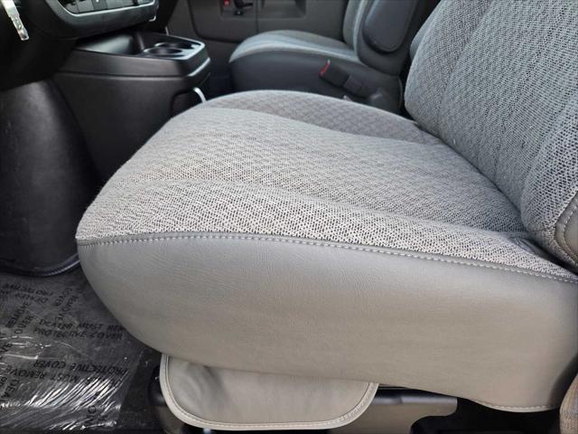 2026 Chevrolet Express Passenger 3500 Extended Wheelbase, LS, RWD