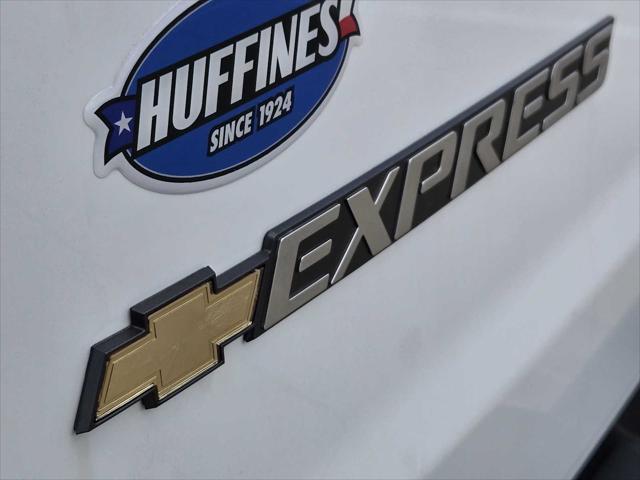 2026 Chevrolet Express Passenger 3500 Extended Wheelbase, LS, RWD