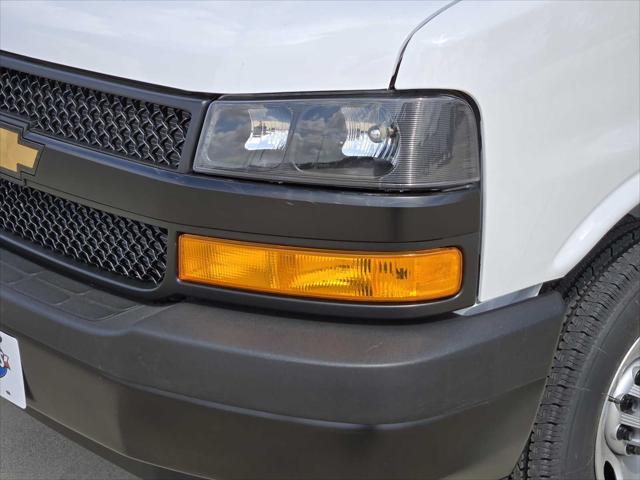 2026 Chevrolet Express Passenger 3500 Extended Wheelbase, LS, RWD