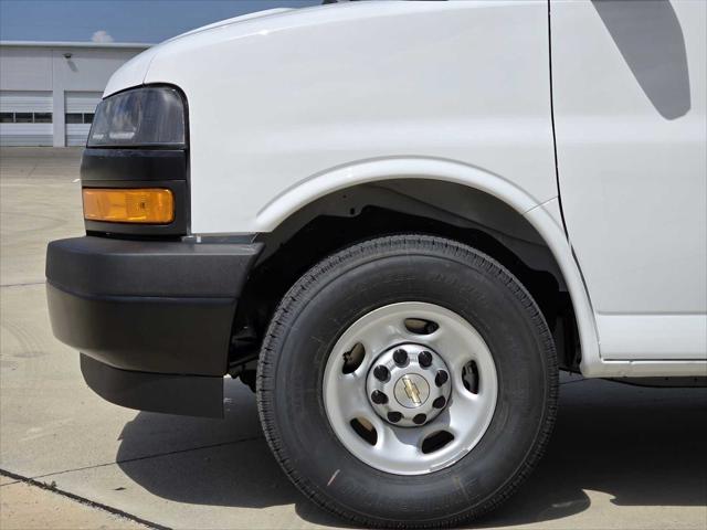 2026 Chevrolet Express Passenger 3500 Extended Wheelbase, LS, RWD