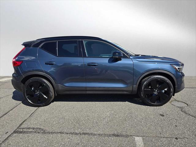 2026 Volvo XC40 Black Edition Ultra, B5 AWD Gas (mild hybrid)