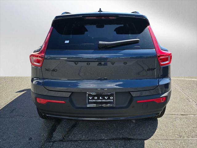 2026 Volvo XC40 Black Edition Ultra, B5 AWD Gas (mild hybrid)