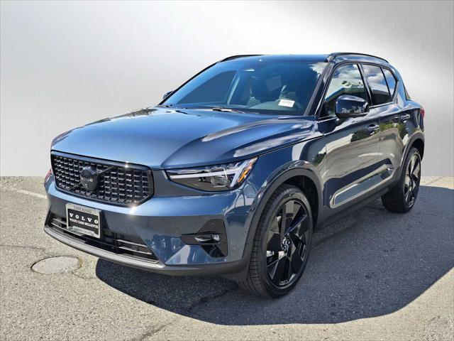 2026 Volvo XC40 Black Edition Ultra, B5 AWD Gas (mild hybrid)