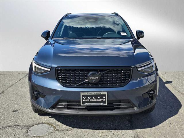 2026 Volvo XC40 Black Edition Ultra, B5 AWD Gas (mild hybrid)