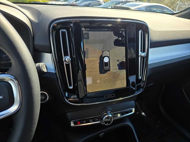 2026 Volvo XC40 Black Edition Ultra, B5 AWD Gas (mild hybrid)
