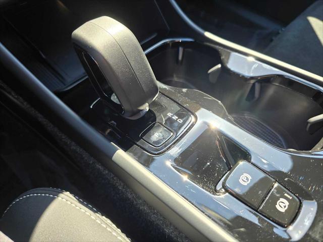 2026 Volvo XC40 Black Edition Ultra, B5 AWD Gas (mild hybrid)