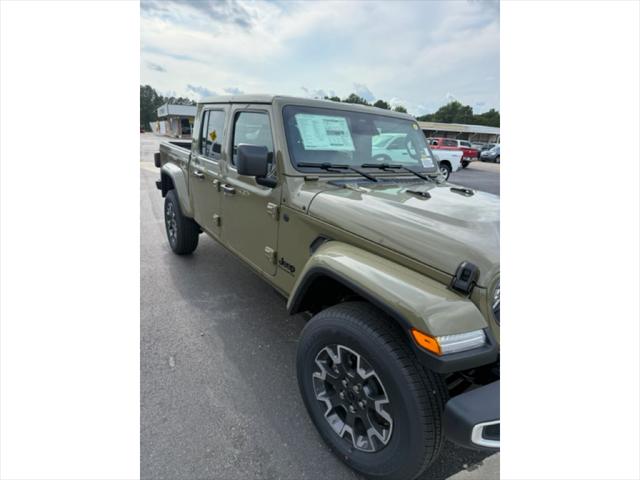2026 Jeep Gladiator GLADIATOR SAHARA 4X4