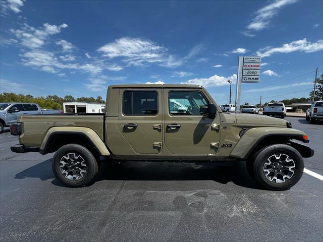 2026 Jeep Gladiator GLADIATOR SAHARA 4X4
