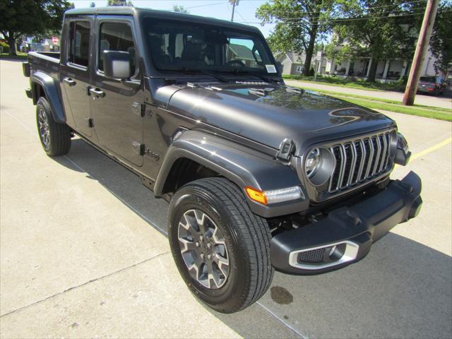 2026 Jeep Gladiator GLADIATOR SAHARA 4X4