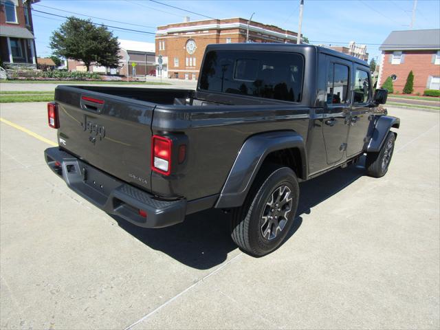 2026 Jeep Gladiator GLADIATOR SAHARA 4X4