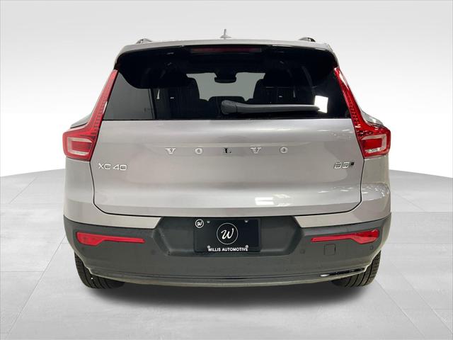 2026 Volvo XC40 Ultra, B5 AWD Gas (mild hybrid), Dark