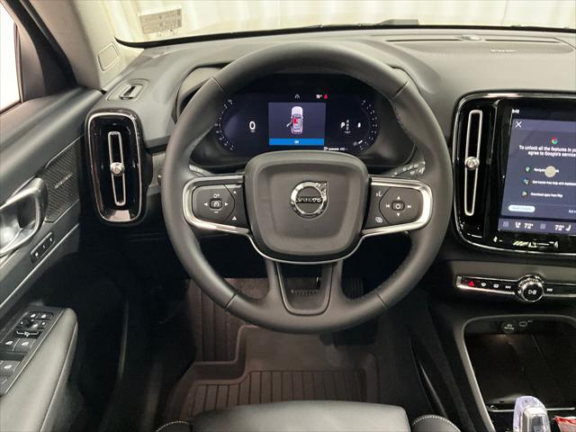 2026 Volvo XC40 Ultra, B5 AWD Gas (mild hybrid), Dark