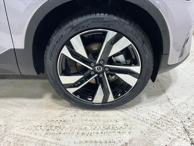2026 Volvo XC40 Ultra, B5 AWD Gas (mild hybrid), Dark