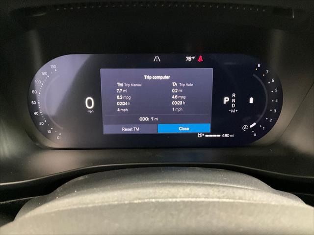 2026 Volvo XC40 Ultra, B5 AWD Gas (mild hybrid), Dark
