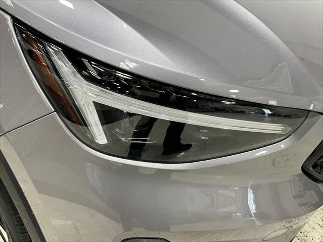 2026 Volvo XC40 Ultra, B5 AWD Gas (mild hybrid), Dark