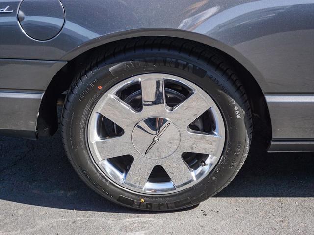 2003 Ford Thunderbird Base