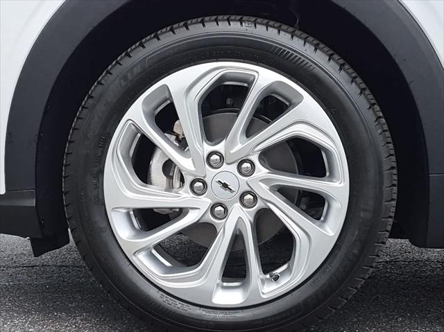 2027 Chevrolet Bolt LT FWD