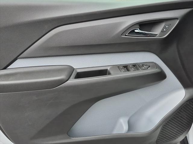2027 Chevrolet Bolt LT FWD