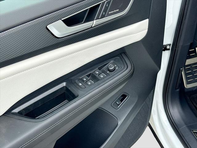 2026 Volkswagen Atlas Cross Sport SEL Premium R-Line