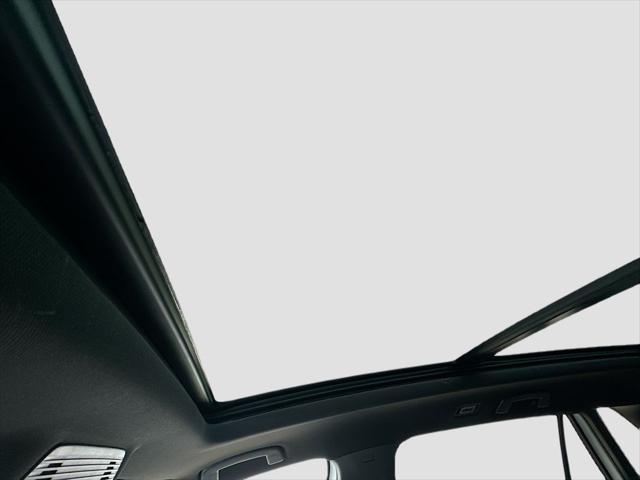 2026 Volkswagen Atlas Cross Sport SEL Premium R-Line