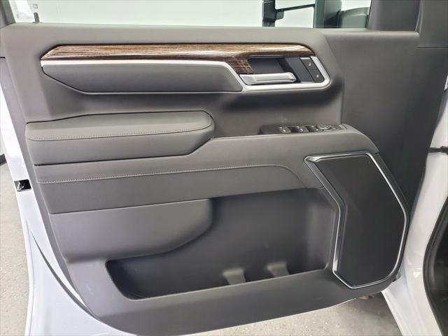 2026 GMC Sierra 2500HD Double Cab, Standard Bed, SLE, RWD