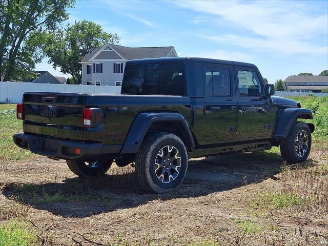 2026 Jeep Gladiator GLADIATOR SAHARA 4X4