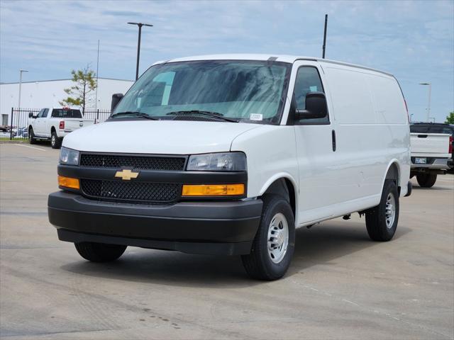 2026 Chevrolet Express Cargo Van 2500 Regular Wheelbase, WT, RWD