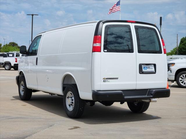 2026 Chevrolet Express Cargo Van 2500 Regular Wheelbase, WT, RWD