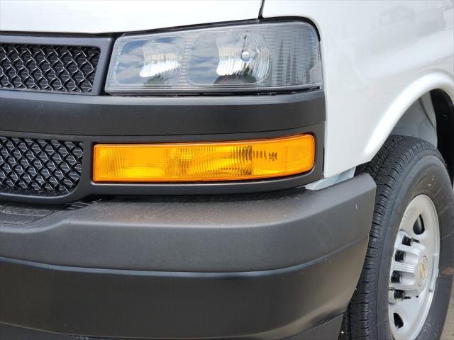 2026 Chevrolet Express Cargo Van 2500 Regular Wheelbase, WT, RWD