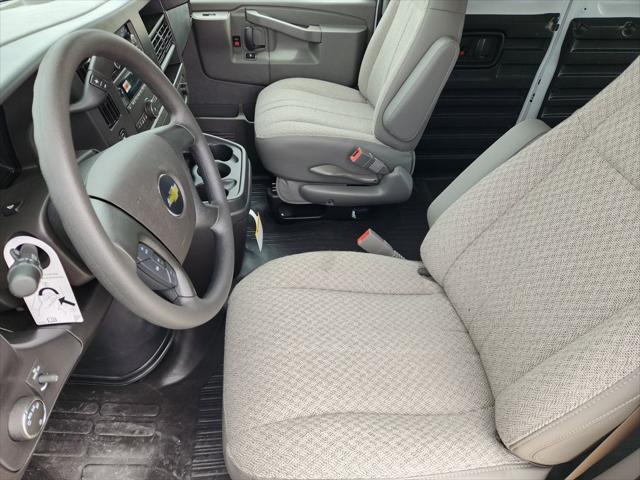 2026 Chevrolet Express Cargo Van 2500 Regular Wheelbase, WT, RWD