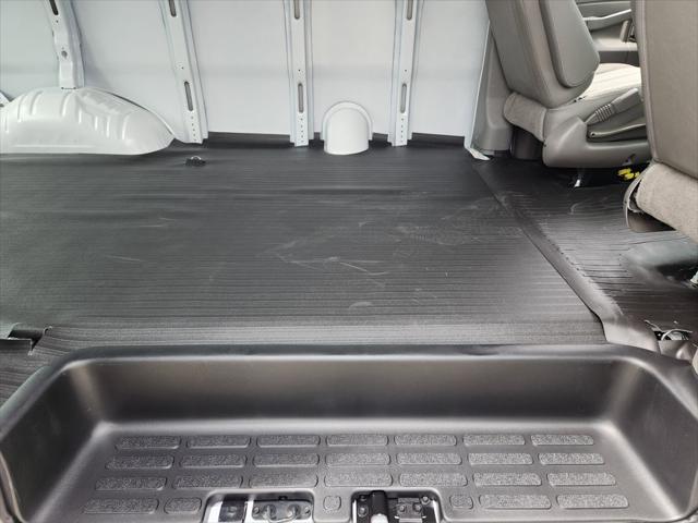 2026 Chevrolet Express Cargo Van 2500 Regular Wheelbase, WT, RWD