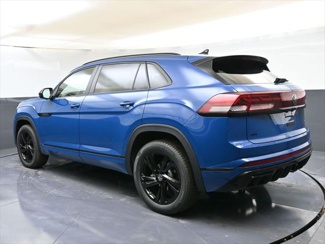 2025 Volkswagen Atlas Cross Sport 2.0T SEL R-Line Black