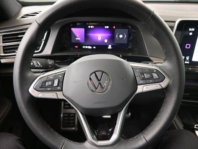 2025 Volkswagen Atlas Cross Sport 2.0T SEL R-Line Black