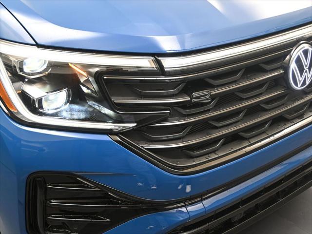 2025 Volkswagen Atlas Cross Sport 2.0T SEL R-Line Black