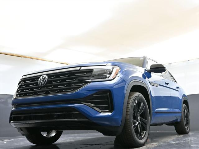 2025 Volkswagen Atlas Cross Sport 2.0T SEL R-Line Black