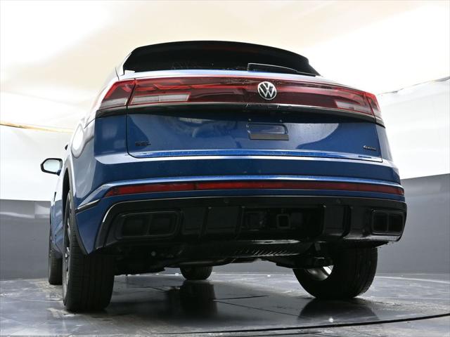2025 Volkswagen Atlas Cross Sport 2.0T SEL R-Line Black