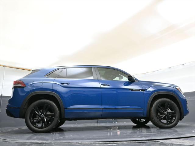 2025 Volkswagen Atlas Cross Sport 2.0T SEL R-Line Black