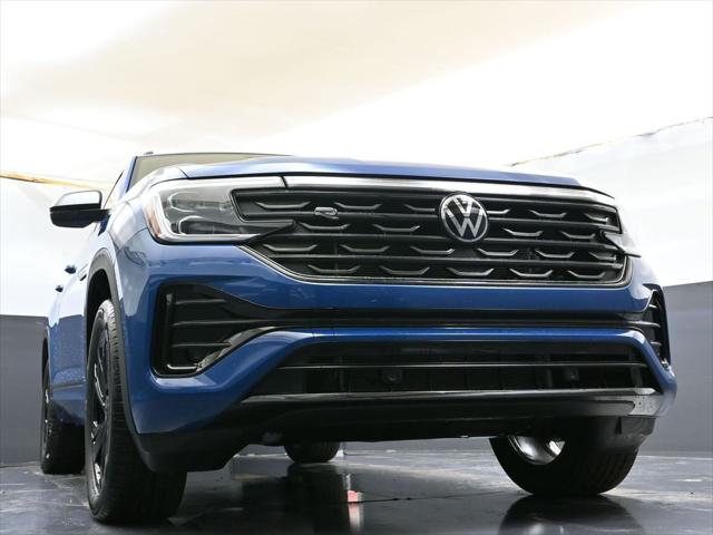 2025 Volkswagen Atlas Cross Sport 2.0T SEL R-Line Black