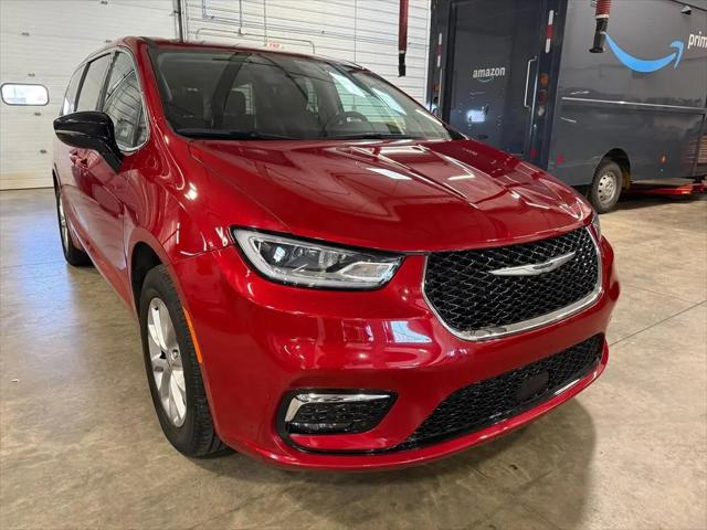 2024 Chrysler Pacifica Touring L AWD for sale in Galena, IL