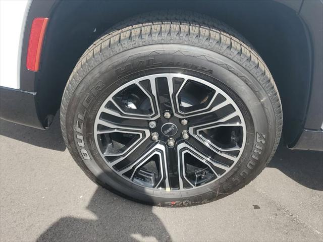 2026 Jeep Grand Wagoneer 4x2