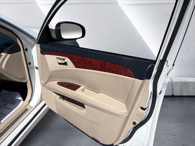 2011 Toyota Avalon Base