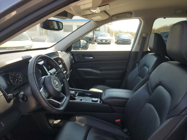 2022 Nissan Pathfinder SL 4WD