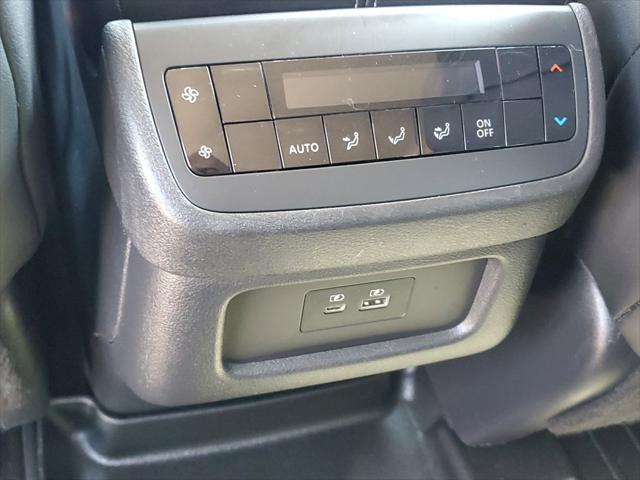 2022 Nissan Pathfinder SL 4WD