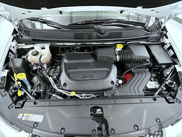 2025 Chrysler Pacifica Select