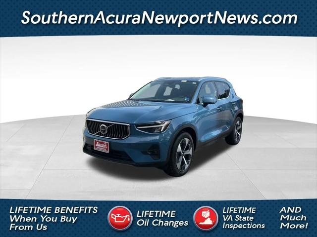 2025 Volvo XC40 B5 Plus Bright Theme 2025 Volvo XC40 B5 Plus Bright Theme