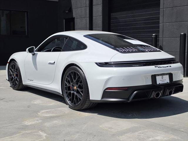 2025 Porsche 911 Carrera 4 GTS
