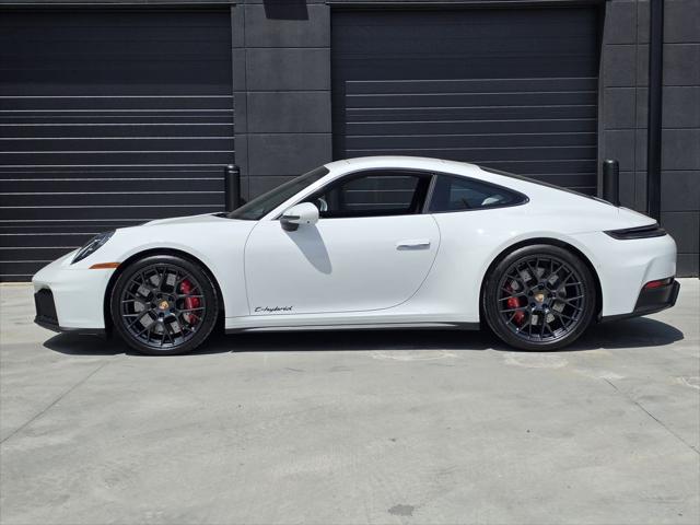2025 Porsche 911 Carrera 4 GTS