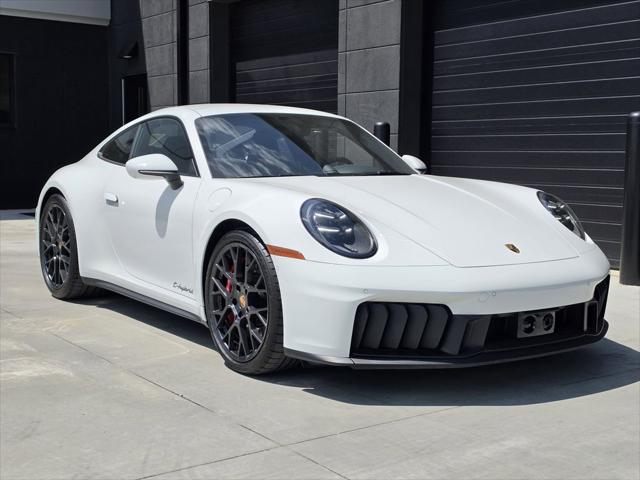 2025 Porsche 911 Carrera 4 GTS